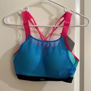Incredible by Victoria’s Secret sports bra NWT